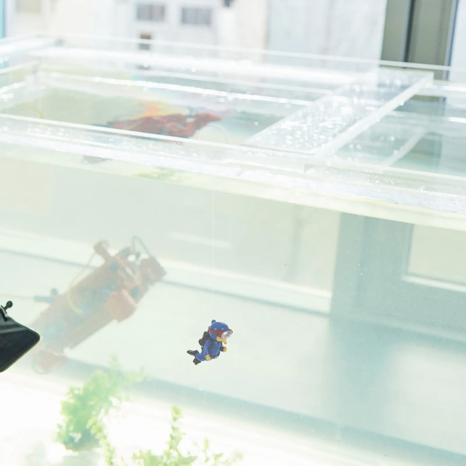 

Small Diver Decor Mini Floating Diver Aquarium Scene Ornament PVC Decoration Creative Fish Tank Supply Fish Tank Scene Ornaments