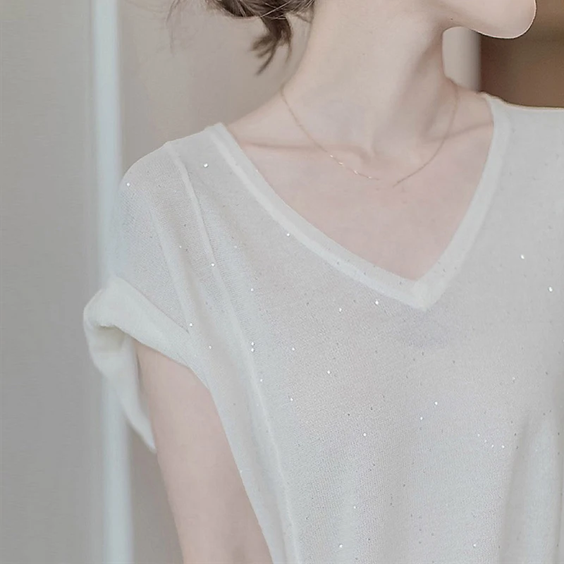 haut-en-maille-de-soie-glacee-de-luxe-col-en-v-manches-courtes-sans-etiquette-boutonne-avec-paillettes-collection-ete