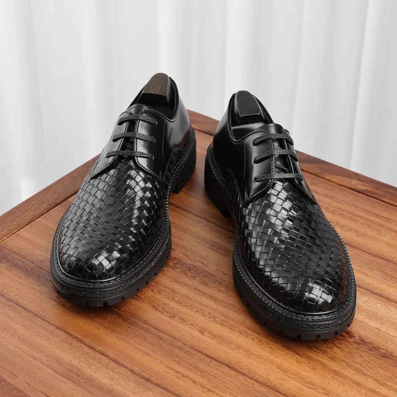 2024 new top layer cowhide men's woven leather shoes retro British business style formal attire pointed leather men's shoes