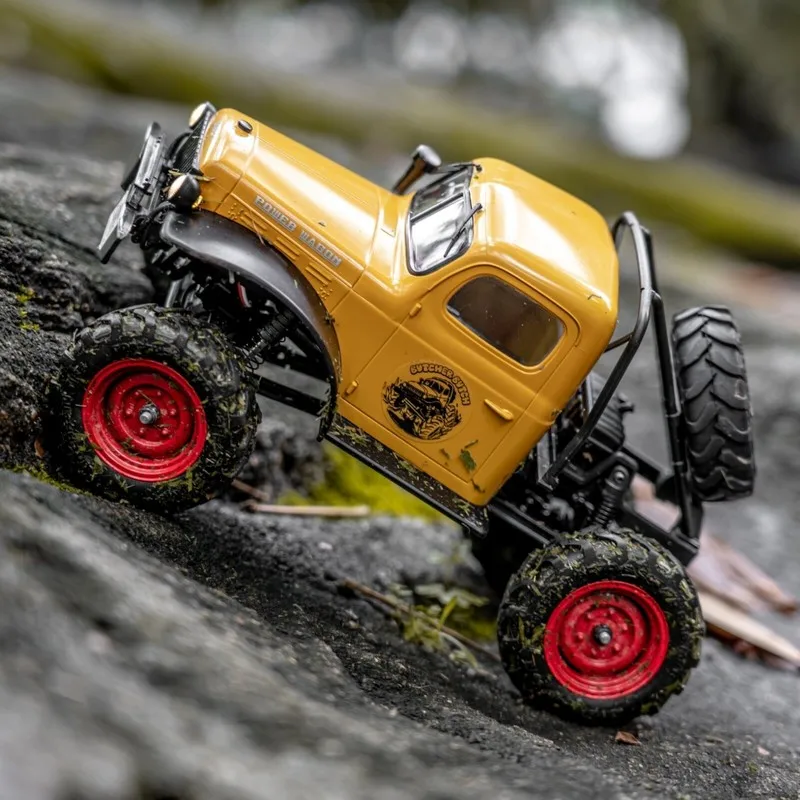

Fms1: 24 Xiaoqi Half Card Remote Control Car Model Off Road Climbing Vehicle Four Wheel Drive Electric Toy Rc Car Model Boy Toy