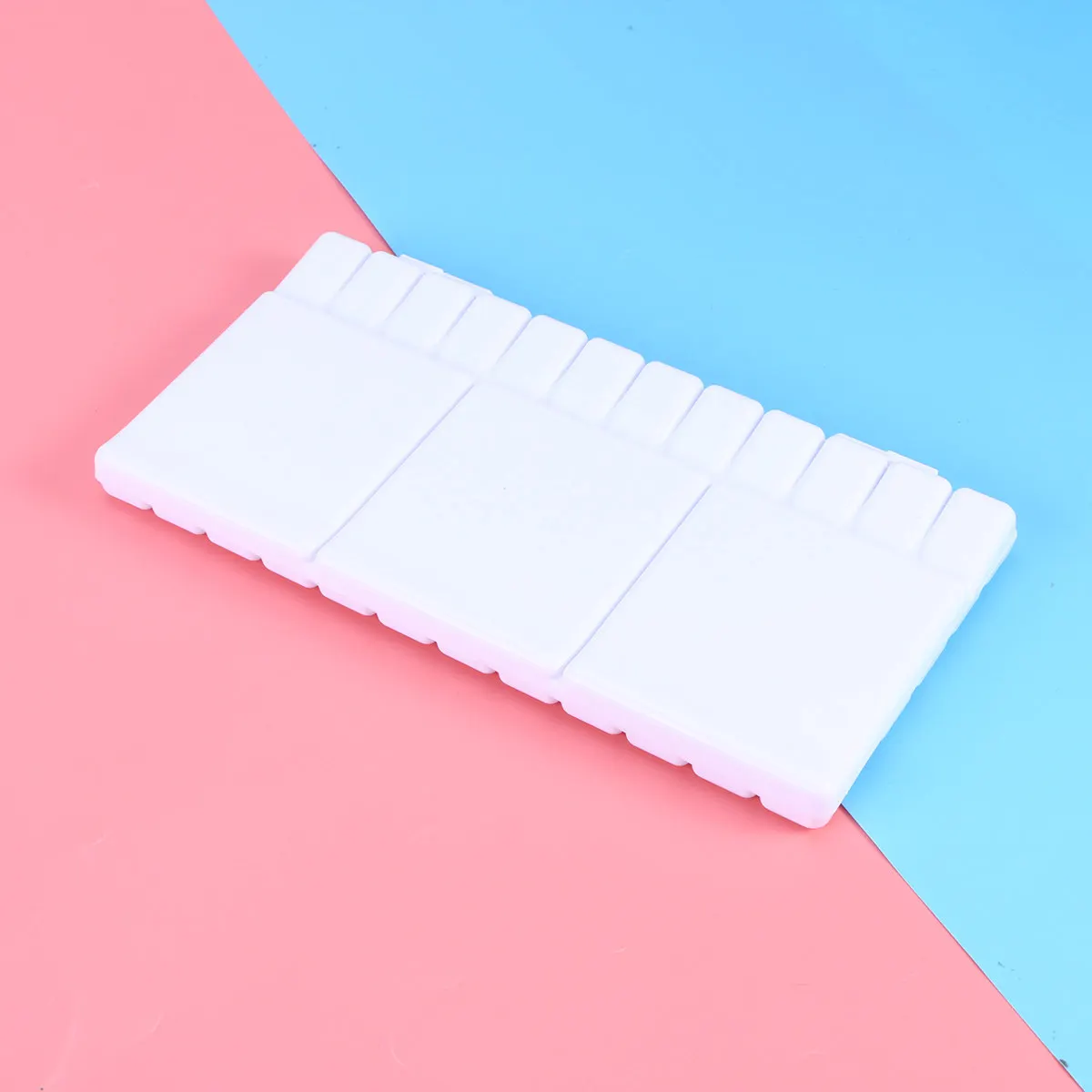 Plastic Painting Palette 33 Compartments Foldable 180-Degree Rotation Thumbhole Design Brush Storage for Watercolor Acrylic Fine