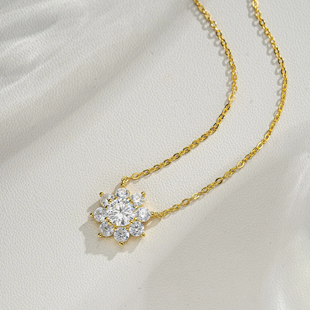 18K Gold Pendant, Moissanite Necklace, Ladies' Sunflower Classic Six Claw Snowflake, Platinum PT950 Diamond Collarbone Chain