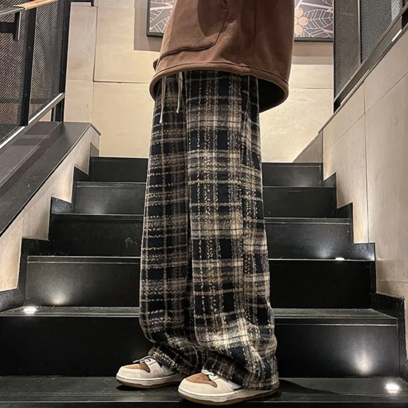 2025 سراويل شتوية دافئة عصرية الرجال منقوشة سراويل تقليدية فضفاضة مستقيم الساق سميكة الدافئة السراويل الطويلة التطهير بنطلون للرجال أحمر/أسود