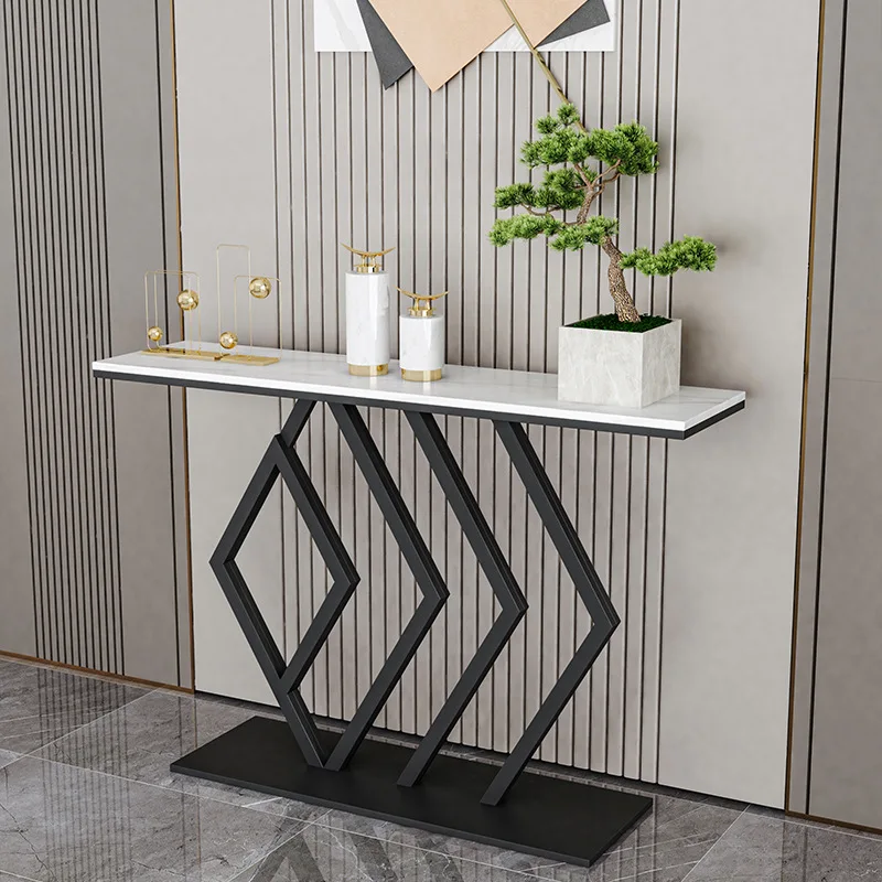Mesa de console, pedra ardente, decoração de sala de estar, hall de entrada, mesa de hall dourada, porta de entrada contra a parede