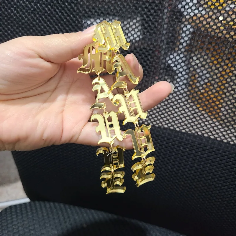 Lateefah Hot Selling Name Custom Hip Hop Old English Letter Earrings Pendant серьги женские