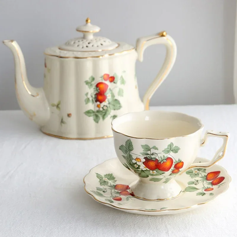 

Charming French Vintage Nordic Tea Pot Wild Strawberry Ceramic Design Court Style Coffee Cups Saucers Set