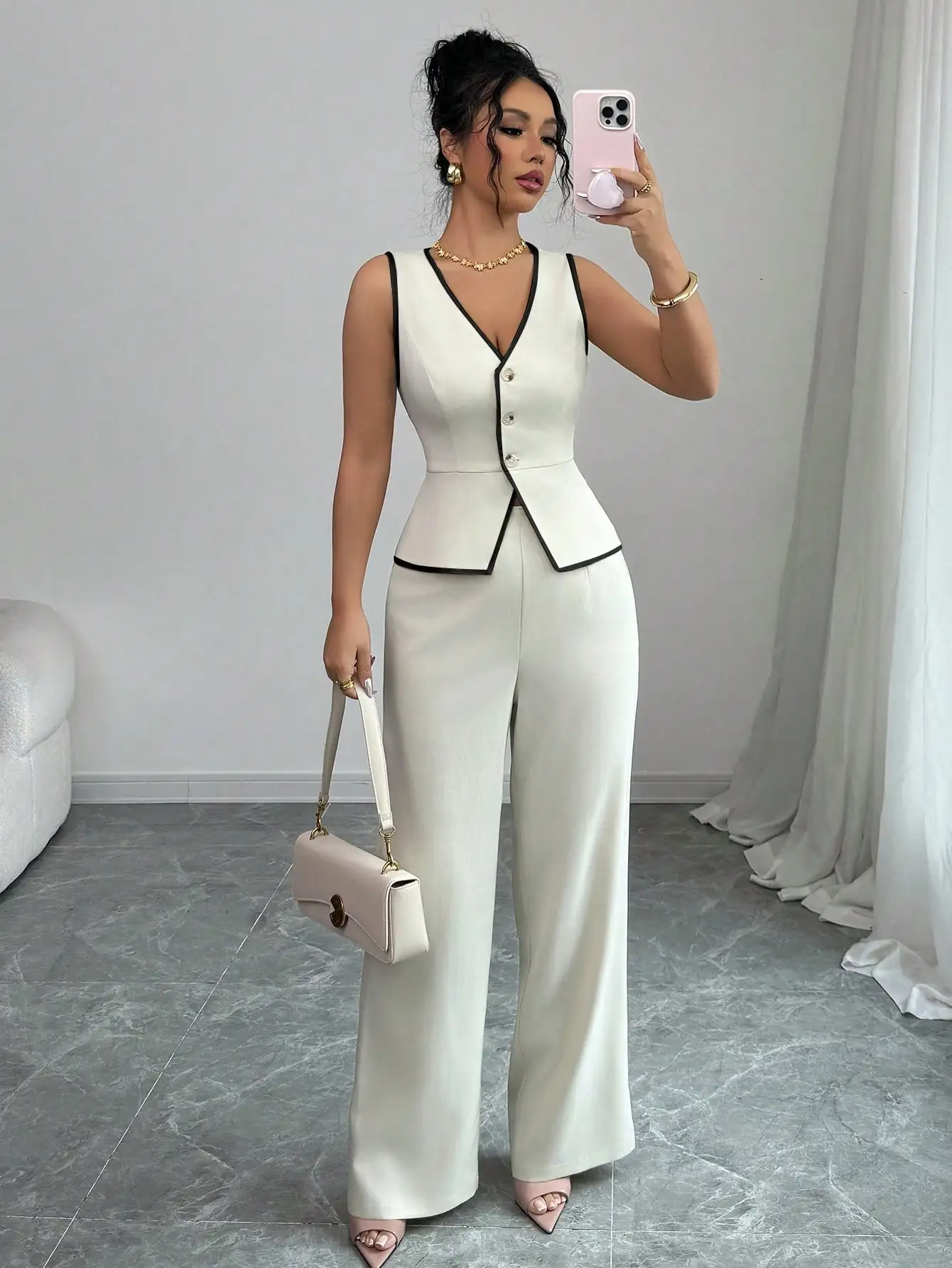 

Элегантный женский комплект: жилет с V-образным вырезом и брюки с широкими штанинами для офиса, свидания или учебы.