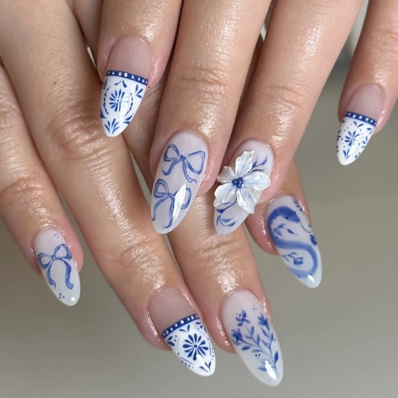

24Pcs Blue White French Design False Nails 3D Flower Bow Press on Fake Nails Full Cover Mid-length Almond Reusable Manicure Tips
