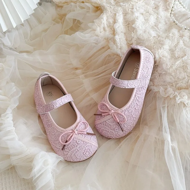 2026 Autumn Kids Shoes Girls Leather Shoes Lace Floral Princess Shoes Children Soft Sole Flat Party Dress Causal Shoes