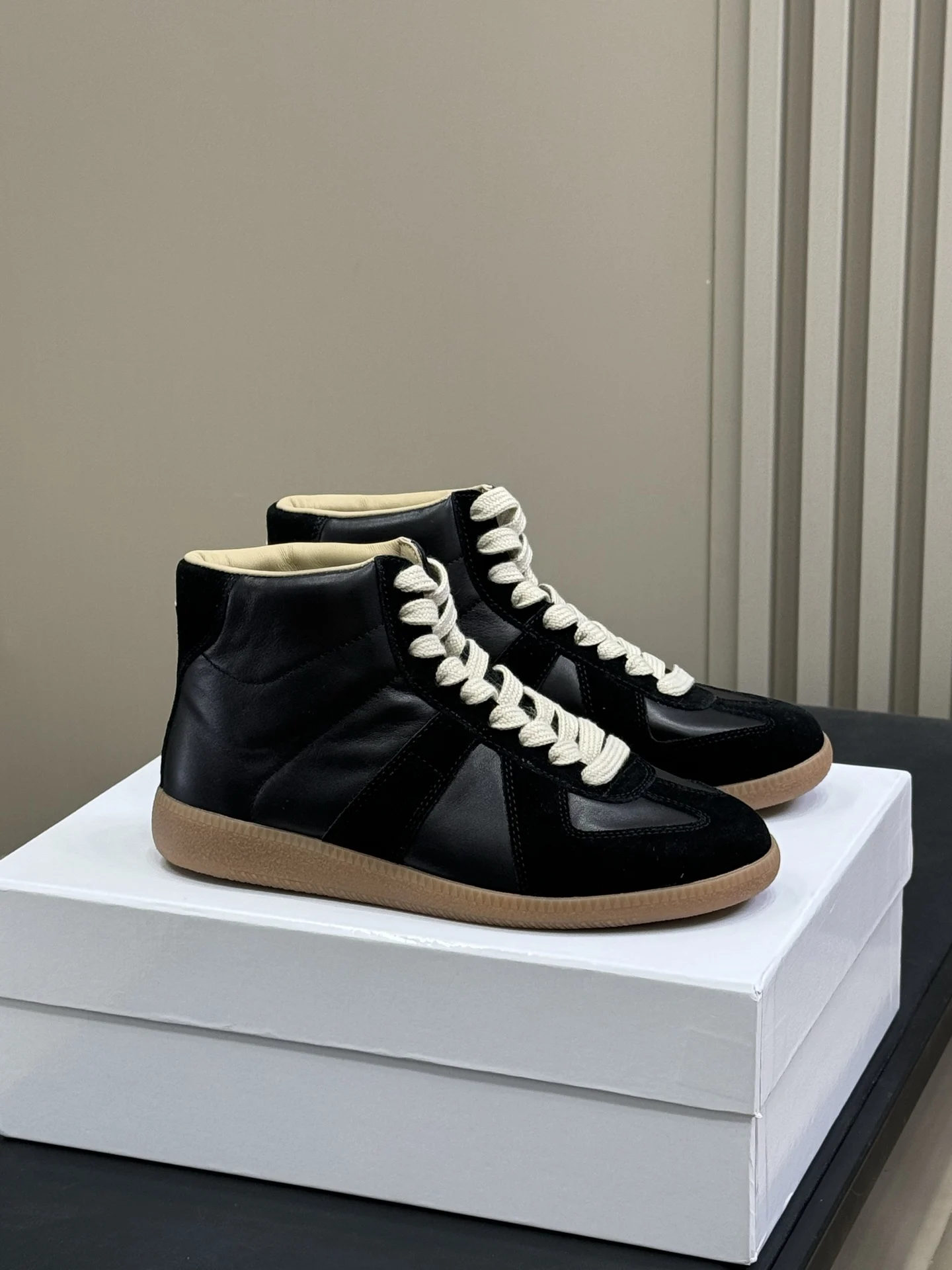 Sepatu Wanita Sepatu Kulit Suede Pola Blok Warna