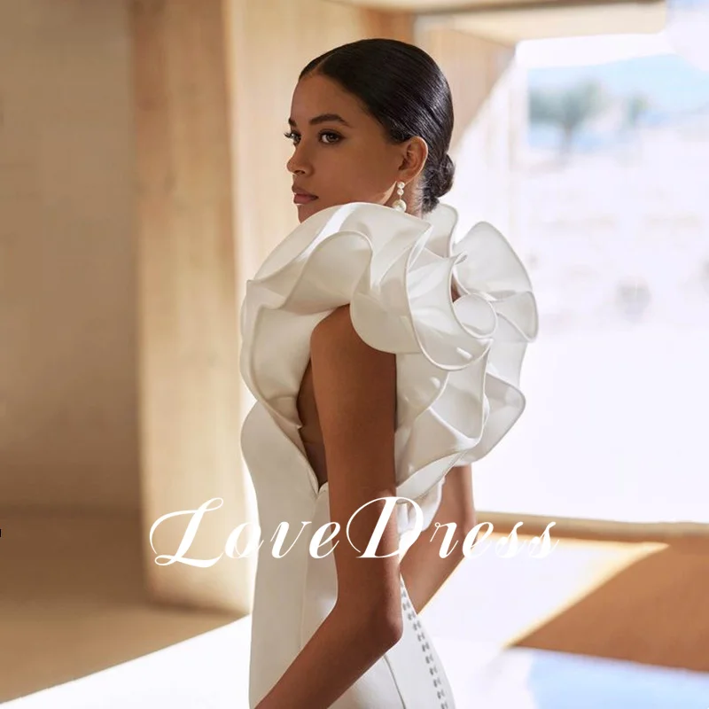 Gaun Pengantin Modern Model Putri Duyung Warna Ivory Seksi dengan Kerah V Dalam, Lengan Berkerut, Belahan Tinggi, Punggung Terbuka Sederhana dengan Kancing, Ekor Sapu, Dapat Disesuaikan