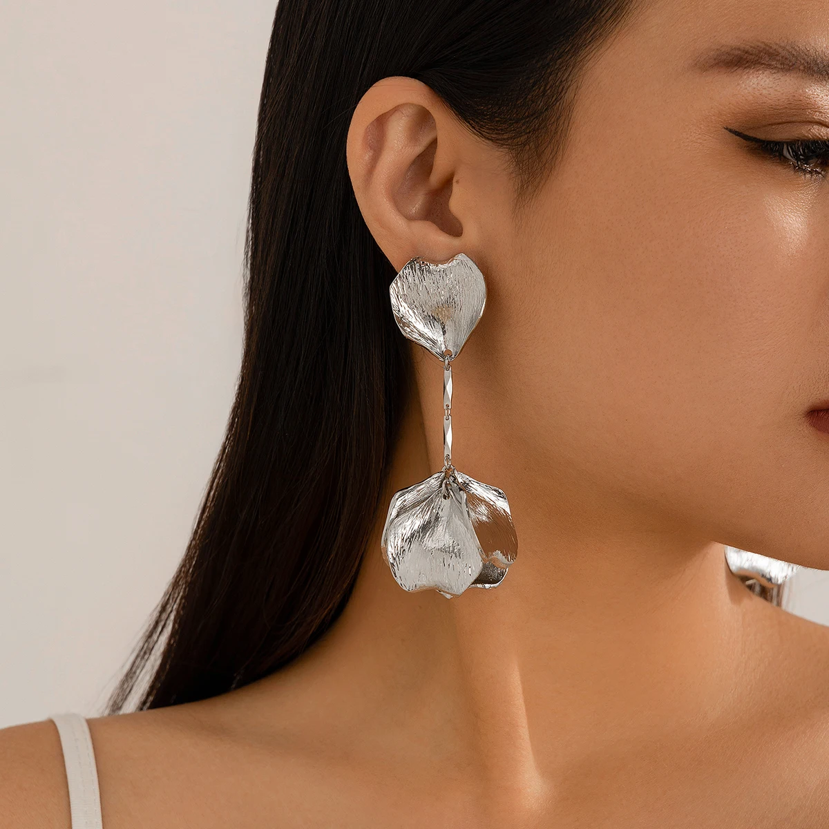 KunJoe Elegant Bright Gold Color 3d Flower Pendant Earrings for Women Luxury Leaves Petals Drop Earrings Ladies Wedding Jewelry