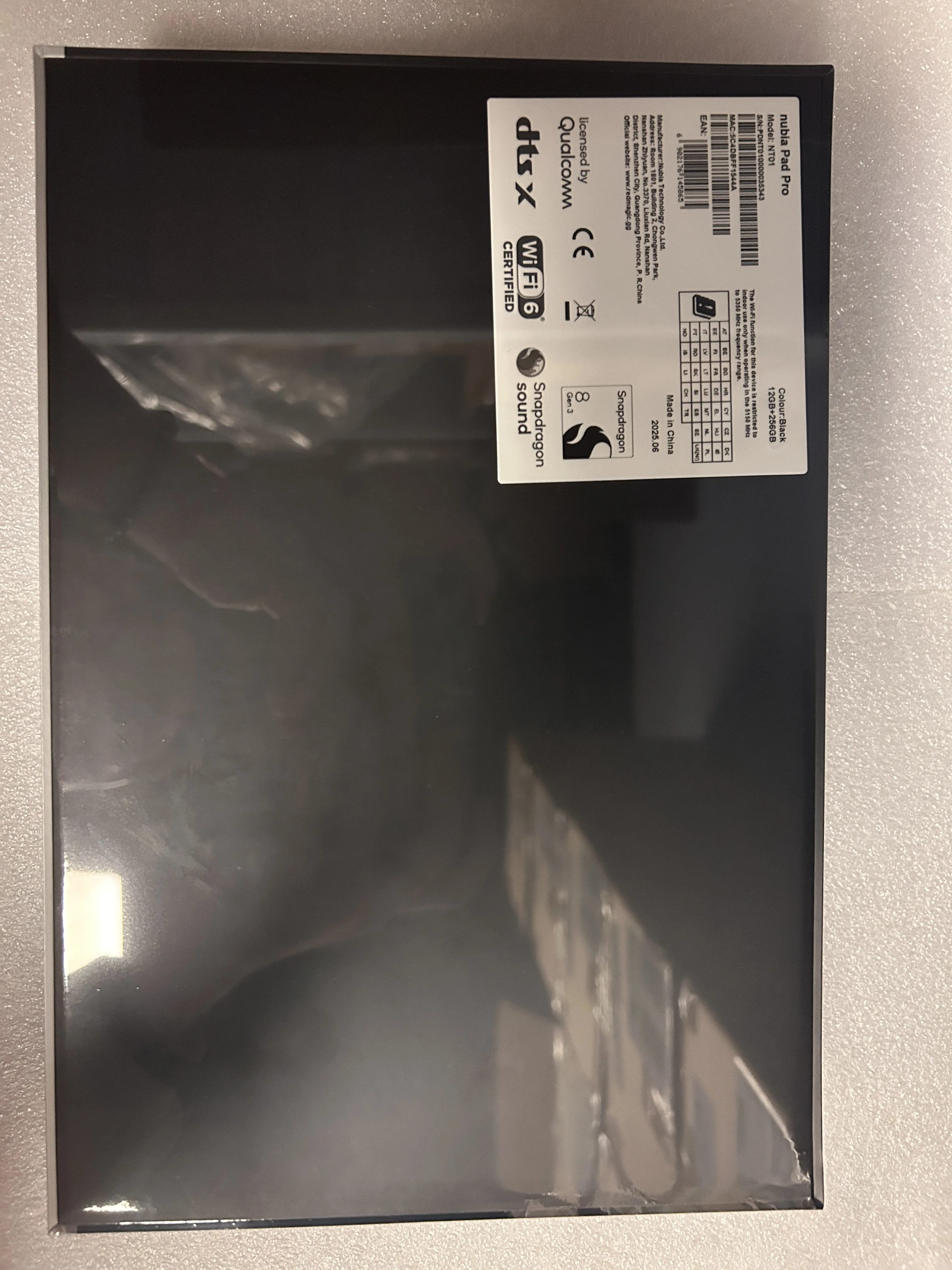 Global Version Global Version Nubia Pro Pad Snapdragon® 8 Gen 3 10.9" 2880×1800 144Hz TFT 13MP+20MP 10100mAh 66W NFC