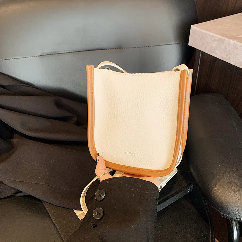 

2025 New High-end Fashion Shoulder Bag Niche Temperament Women's Bag Bucket Bag