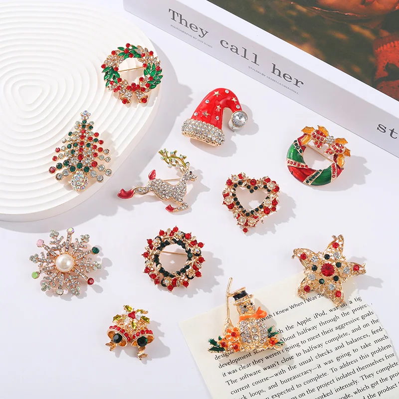 Brooches Lapel Pin Crystal Santa Snowman Wreath Elk Bells Tree Jewelry Happy New Year Gift for Friends 18Styles Christmas XMAS