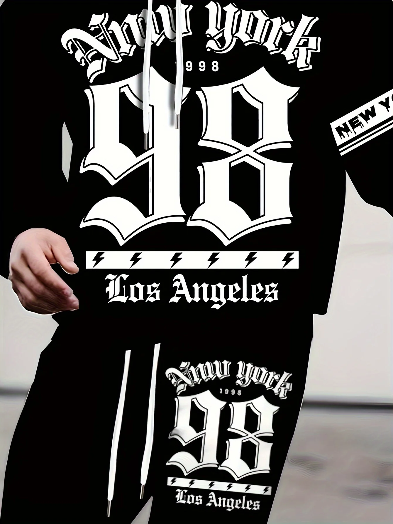 Новый мужской комплект с капюшоном на весну и осень 2025 — это мягкий и повседневный с буквенным принтом для катания на роликовых коньках.