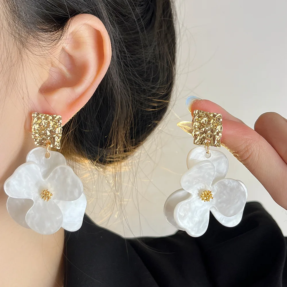 

French Vintage Acrylic Flower Earrings Elegant Chic Highend Dangle Ear Jewelry Unique Small Hong Kong Style