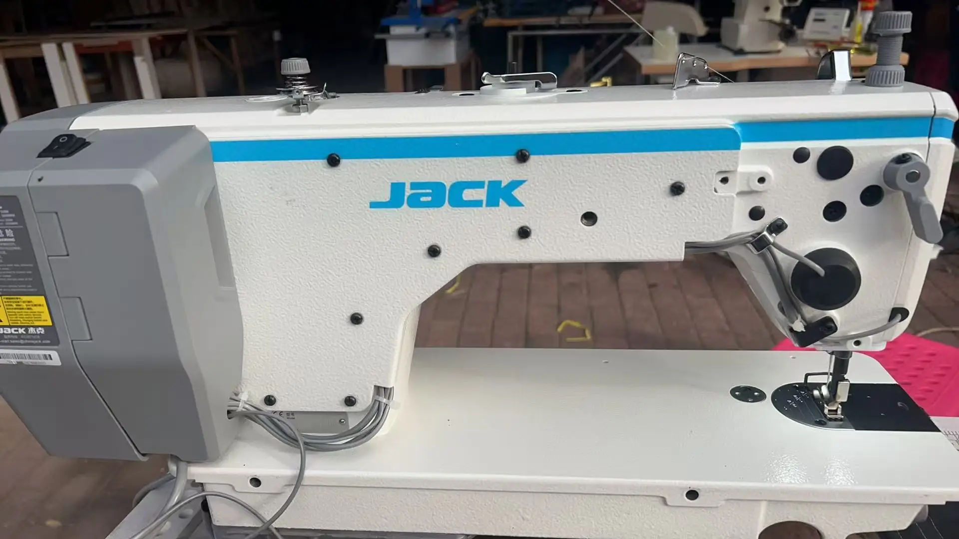 New and Original JACK A5E-B Artificial Intelligence Lockstitch Machine Computerized Single Needle Industrial Sewing Machine