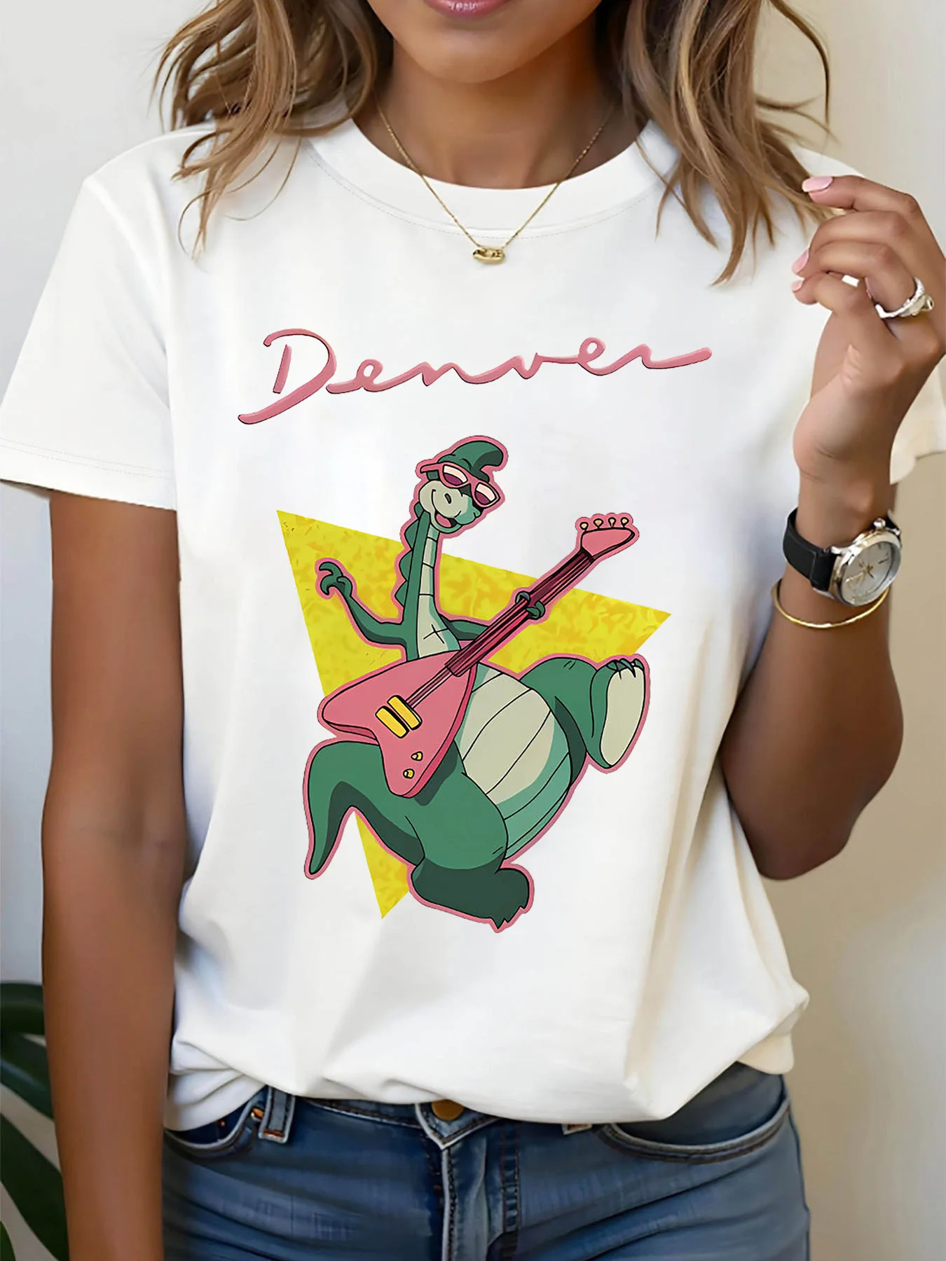 Women's Casual Sewing Machine Pattern T-shirt, Short-sleeved, Round Neck, Can Be Machine-washed.