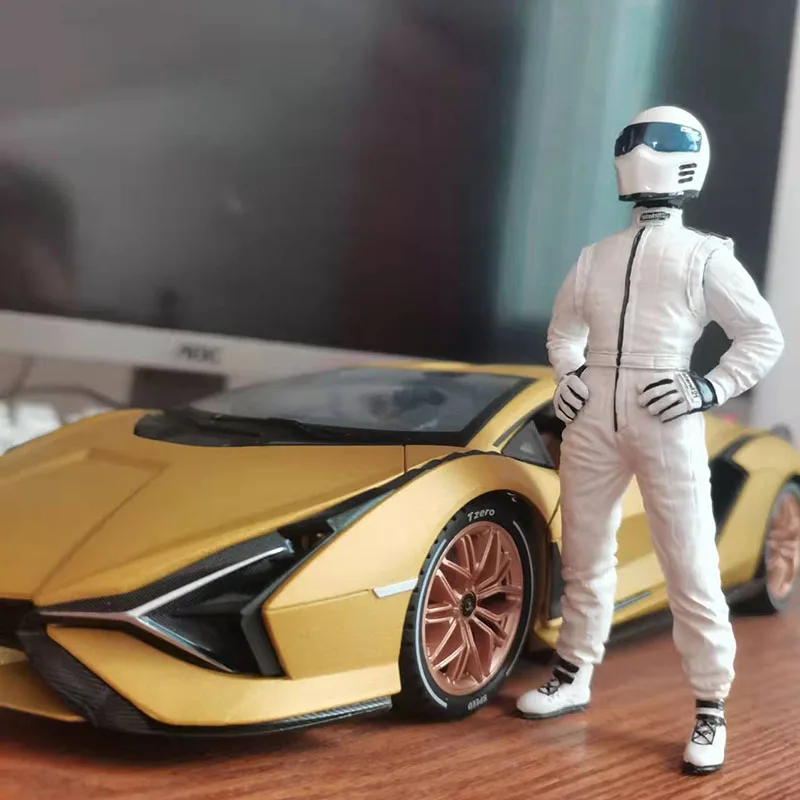 

Resin 1/18 Classic White Akimbo Racer Doll Suitable For WELLLY Maisto Car Model Shoot Accessory Adult Collection Display Toy