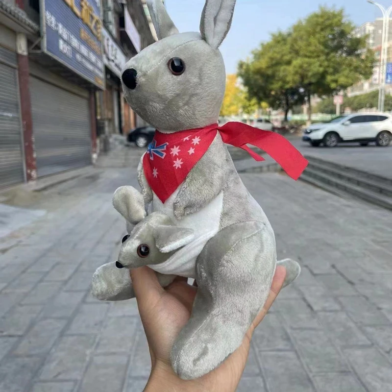 28cm australische Känguru Plüsch tier Känguru Mutter mit Baby australische Flagge Schal süße Puppe, um Kinder Geburtstags geschenk zu senden