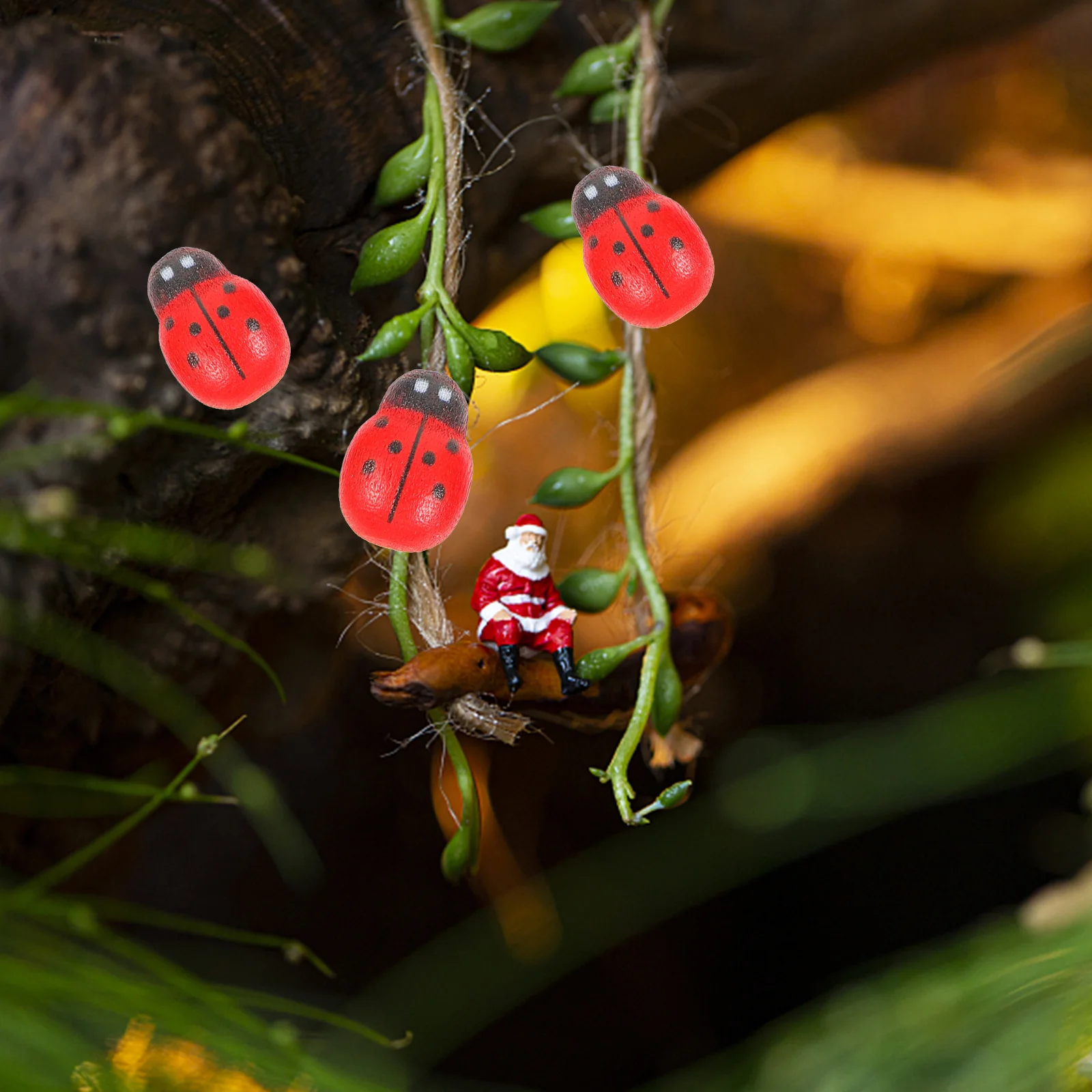 

100Pcs Mini Simulation Ladybugs Resin DIY Garden Ornaments Vivid Colors Kids Entertainment Mini Simulation Ladybugs Toy