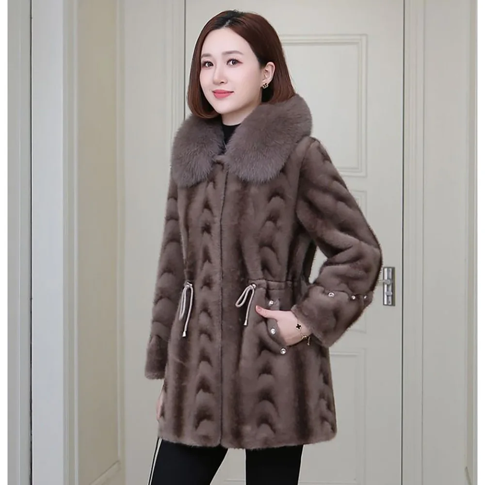 2024 Winter New Sheep Shearing Temperament Coat Female Golden Lmitation Mink Middle-aged Mother Dressed Haining Fox Coat Tide.