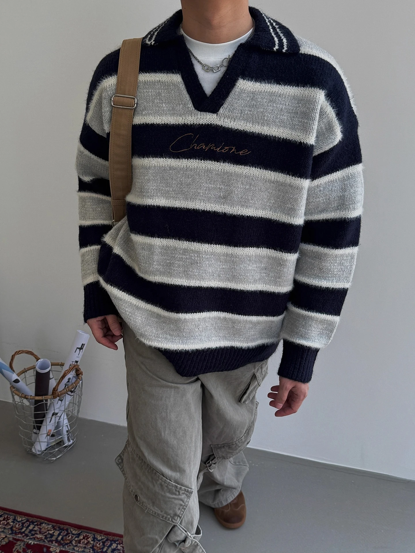 

Осенне-зимний вязаный свитер в полоску в стиле ретро, свободный крой для пар, теплый длинный повседневный топ из искусственного меха с вышивкой