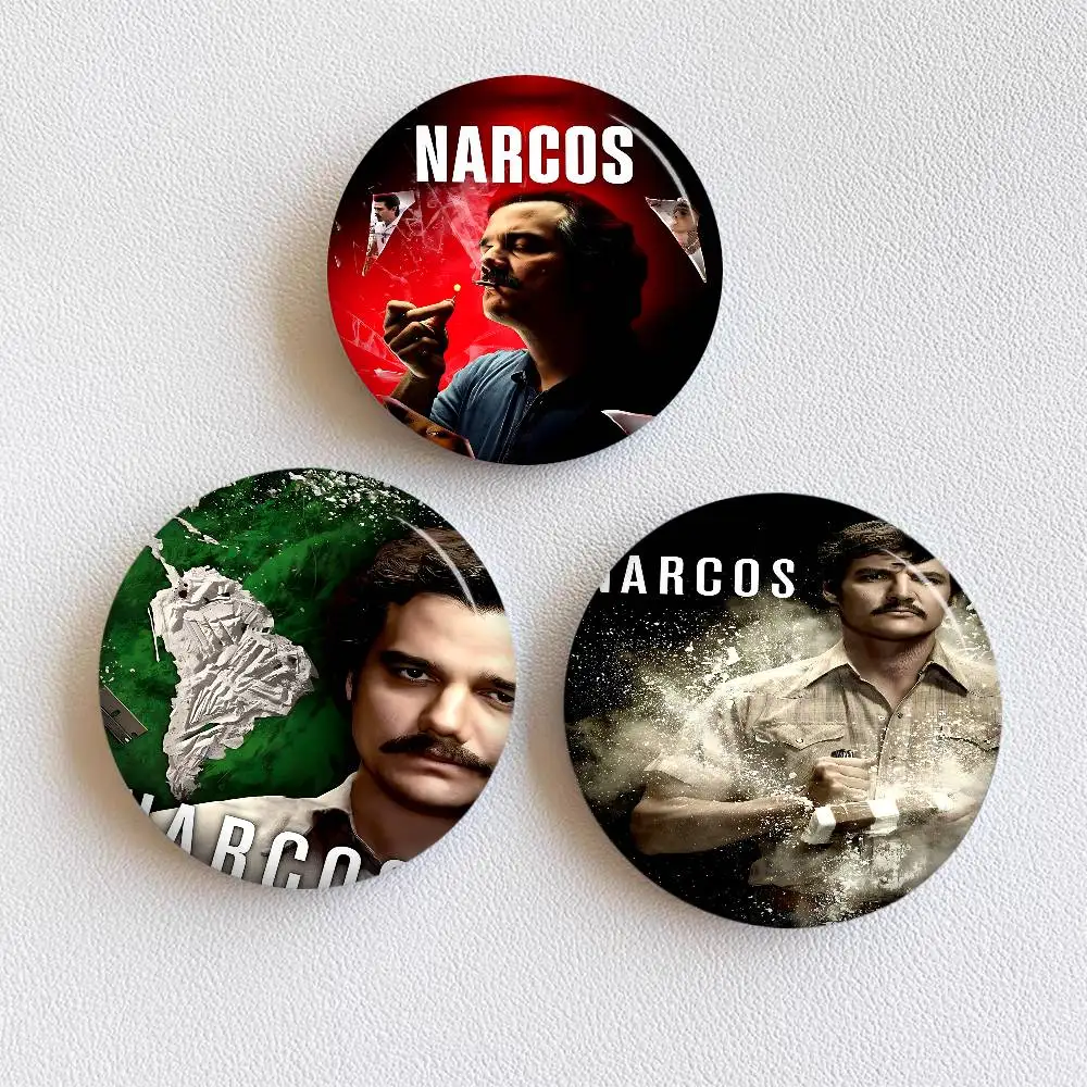 Narcos TV Series Pablo Escobar Soft Button Pin Bright Printed Icon Gift For Friends Badge Collar Brooch Lapel Pin Metal