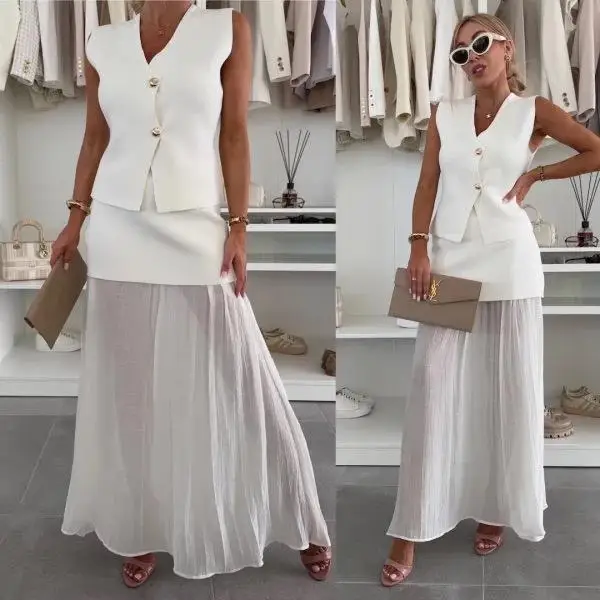 

Women's Gold Knitted Vest Skirt Set Fashionable British Style Winter Outfit Three-Piece Set No Brand Registered Trademark