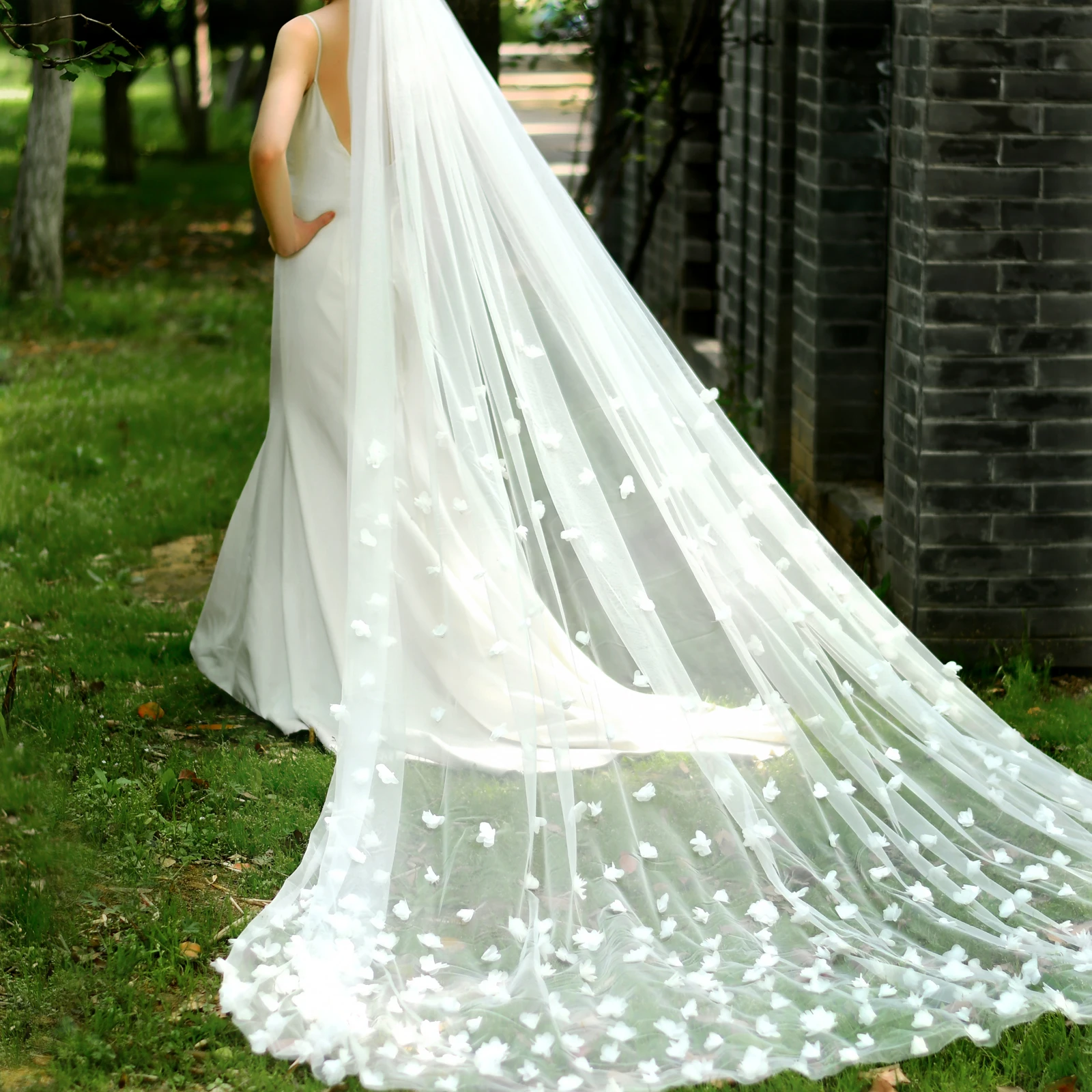 Luxury 3D Flowers Wedding Veil Bridal Veils Wedding Long Veil Bride 5 Meters Cathedral Long Veil Drop Veil Pure White Ivory VEIL