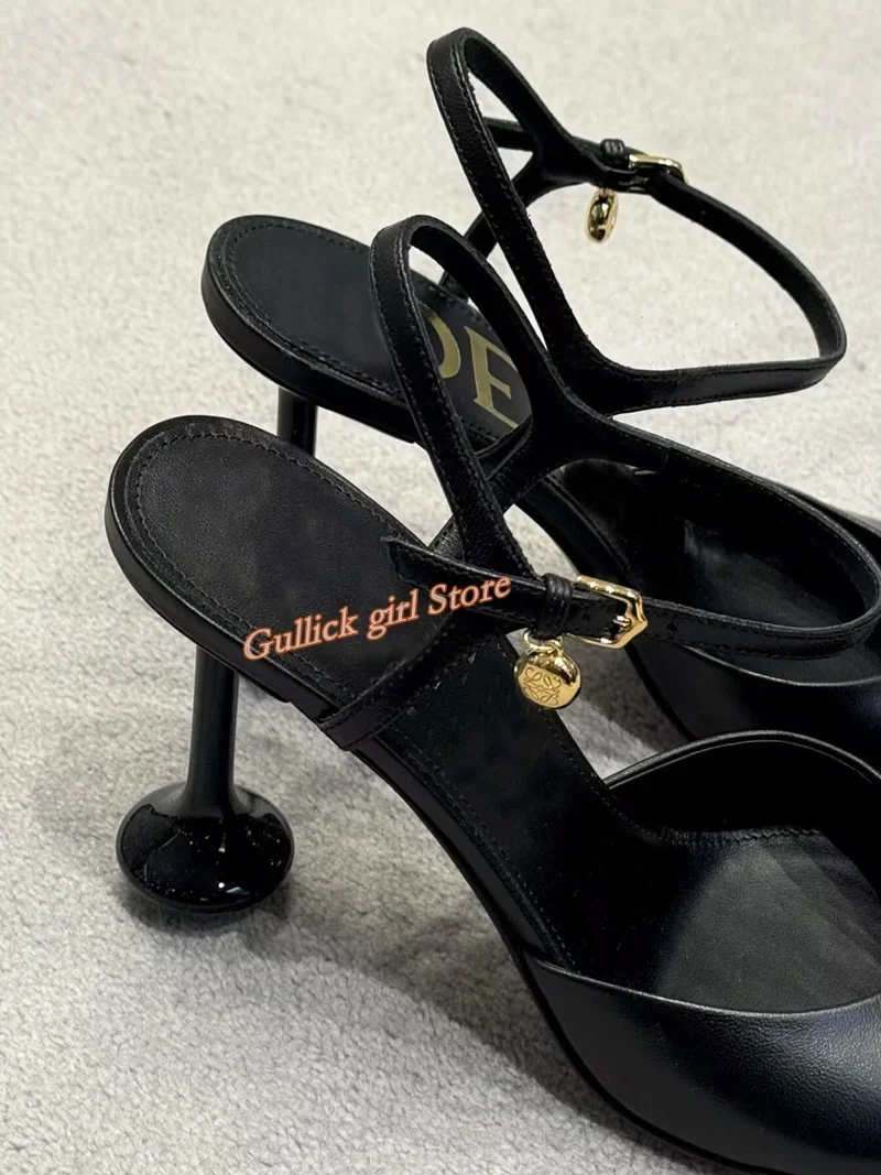 كريستال الأزرق ساحة تو مضخات الكاحل مشبك حزام خنجر رقيقة عالية الكعب المدرج 2025 الصيف الربيع النساء فستان أحذية اليدوية