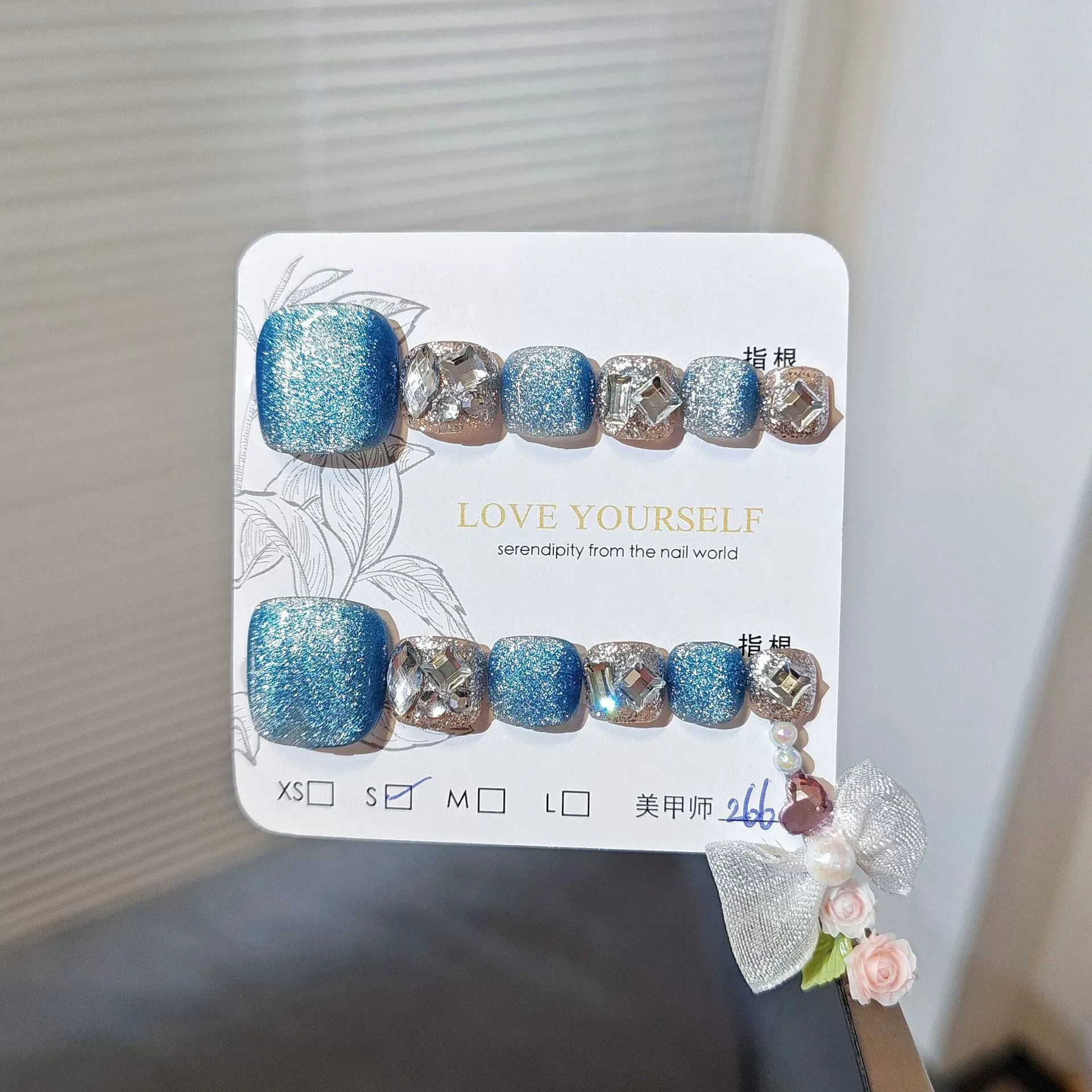 

Handmade Press On Acyrlic Toe Nails Silver Flash Diamond Blue Cat's Eye Fake Nails Square Phototherapy False Foot Nails Wearable