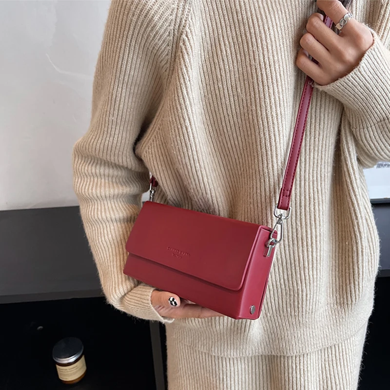 High-Grade Sense Red Crossbody Bag for Women 2024 Classic Flap Design Small Square Bags Female Fashion Versatile Satchels