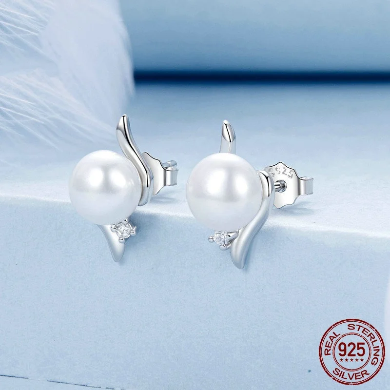 

New French Fashion Pearl Earrings for Women,holiday jewelry gifts for girlfriends, bridesmaids, and wives.