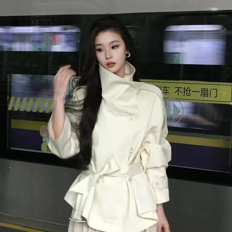 Stunning White Windbreaker Stand-up Collar Cinched Waist Designed Women Spring Autumn Exudes High-end Korean Style Very Fashion