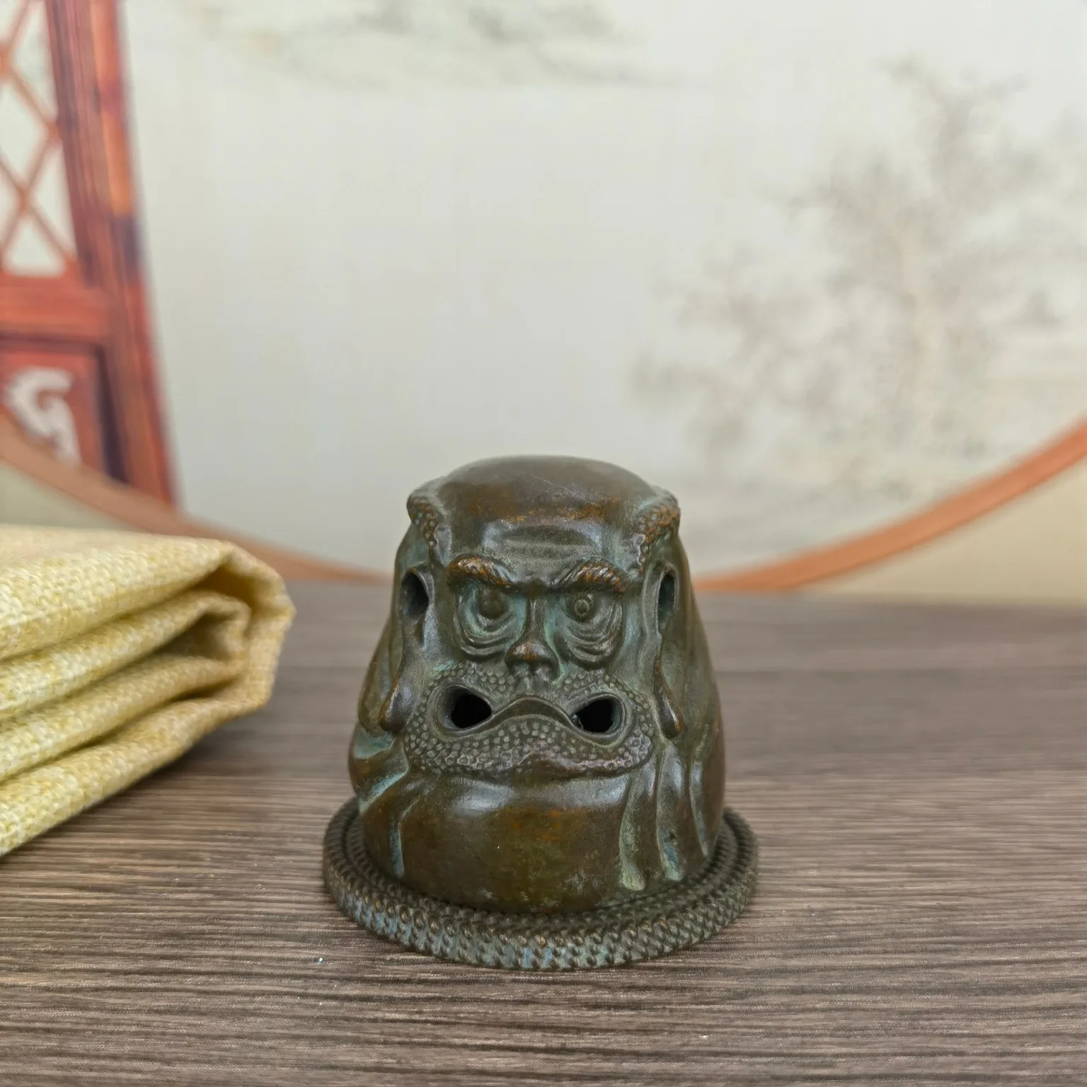 

Bronze statue of Patriarch Bodhidharma incense burner household ornament, fine workmanship and complete pulp