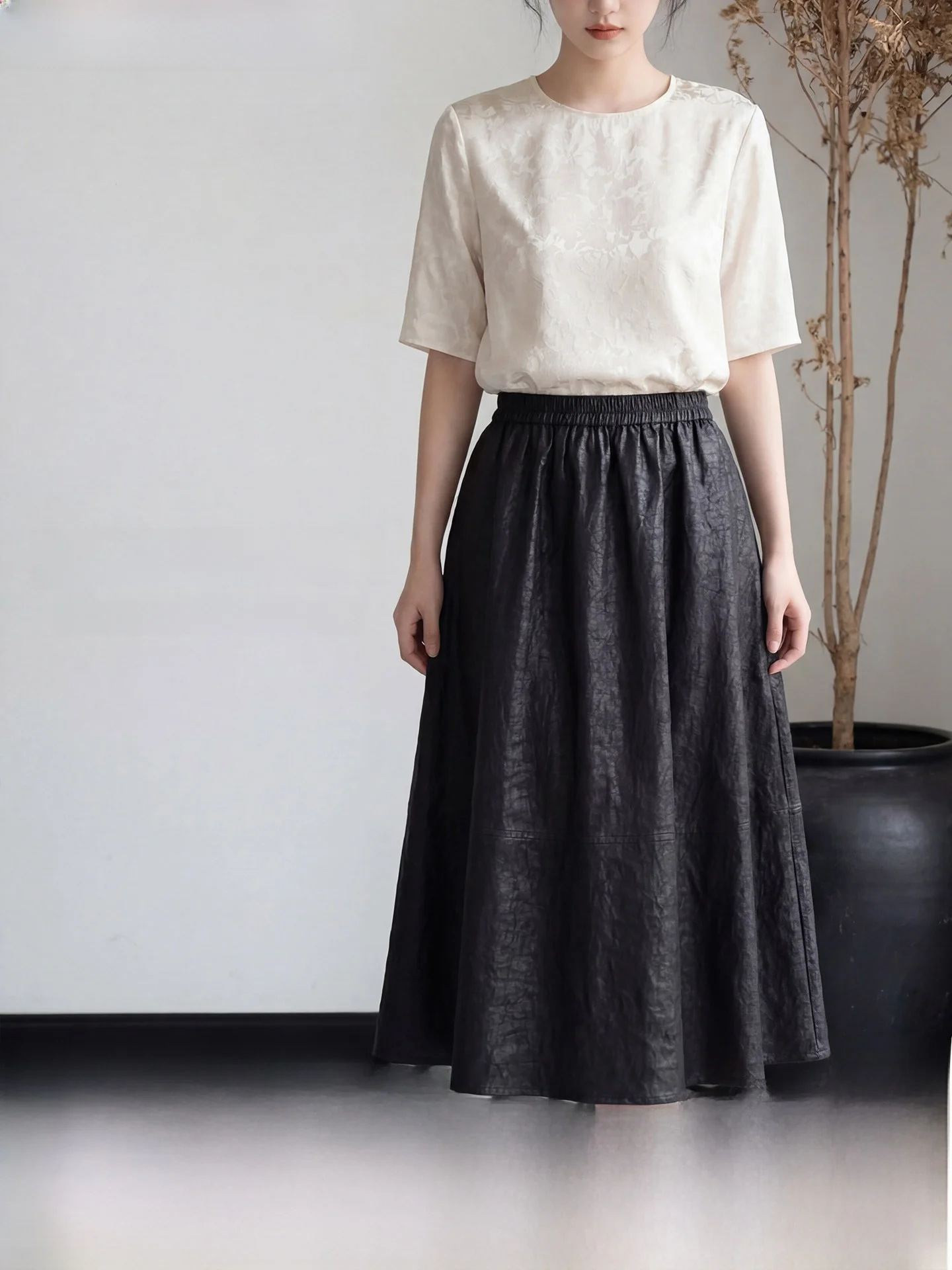 

Elegant Black Silk Split Skirt Women's Mid-Length A-Line Summer Skirt Small Size High Waist Daily Wear