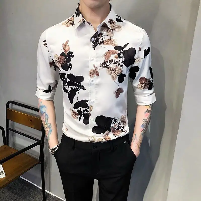 Camisas manga de media con botones de solapa para hombre, ropa informal holgada con estampado coreano, Tops que combinan con todo, primavera y