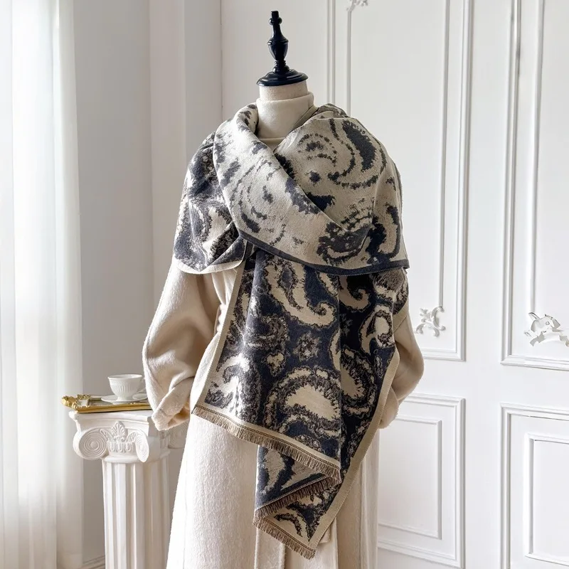 

European and American paisley fashion versatile scarf for women, 2025 autumn and winter warm cashmere-like reversible oversized