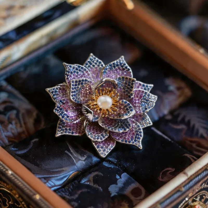 New freshwater pearl premium lotus brooch, full of zirconium high-end luxury pins, suit accessories