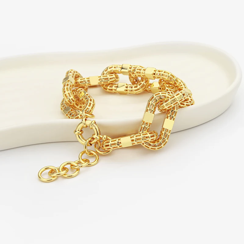 IVOG Hollow Paperclip Brass Bracelet Women Gold Tone Chunky Link Adjustable Chain Statement Jewelry for Daily Party Occasions