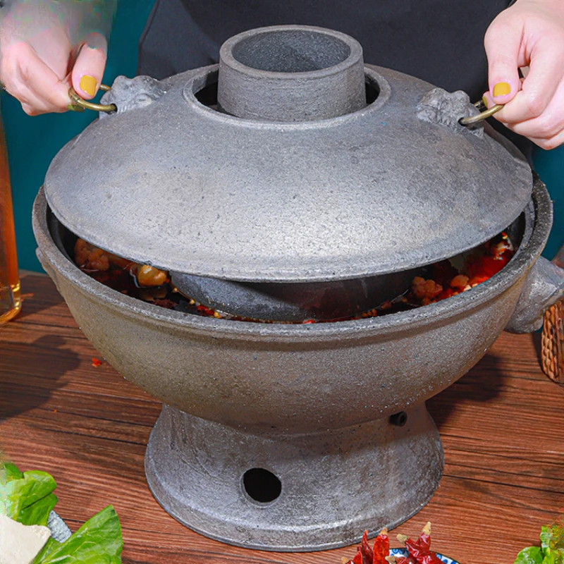 Charcoal fire boiler old-fashioned traditional Tujia restaurant special heating pot