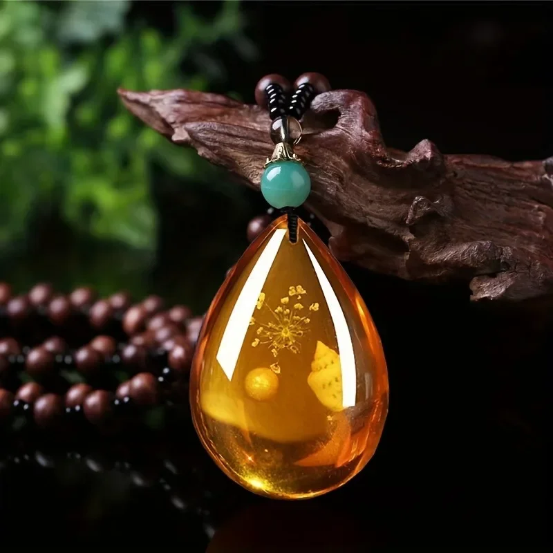 

Beeswax Resin Pendant Necklace, Men's and Women's Jewelry, Suitable for Daily Wear or Gift Giving