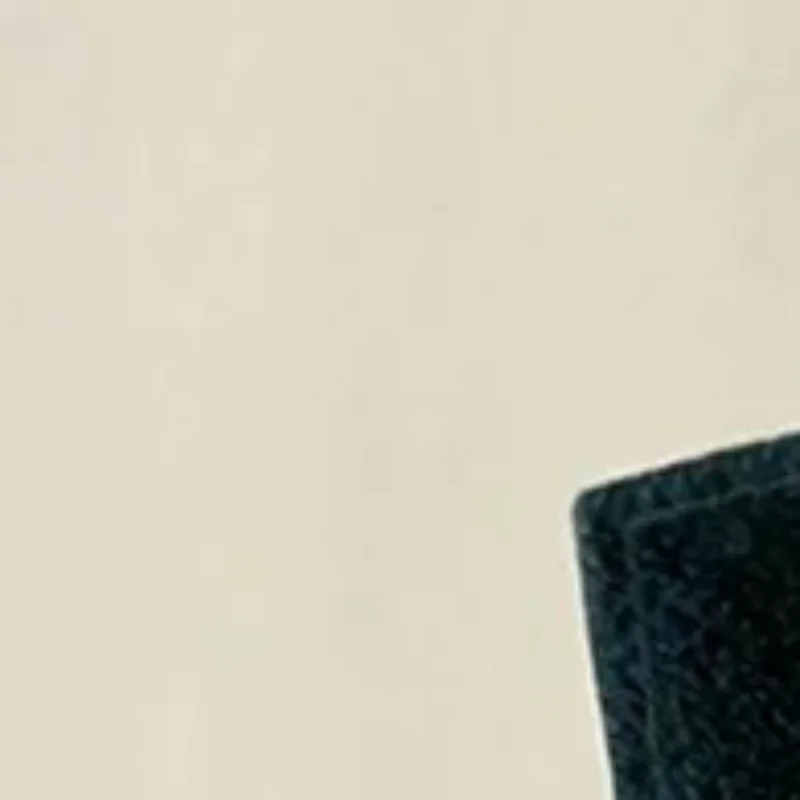 

Изысканная портативная мини-шкатулка для хранения ювелирных изделий для женщин, деловых поездок, антиокислительная легкая роскошная бархатная шкатулка для драгоценностей с кольцом