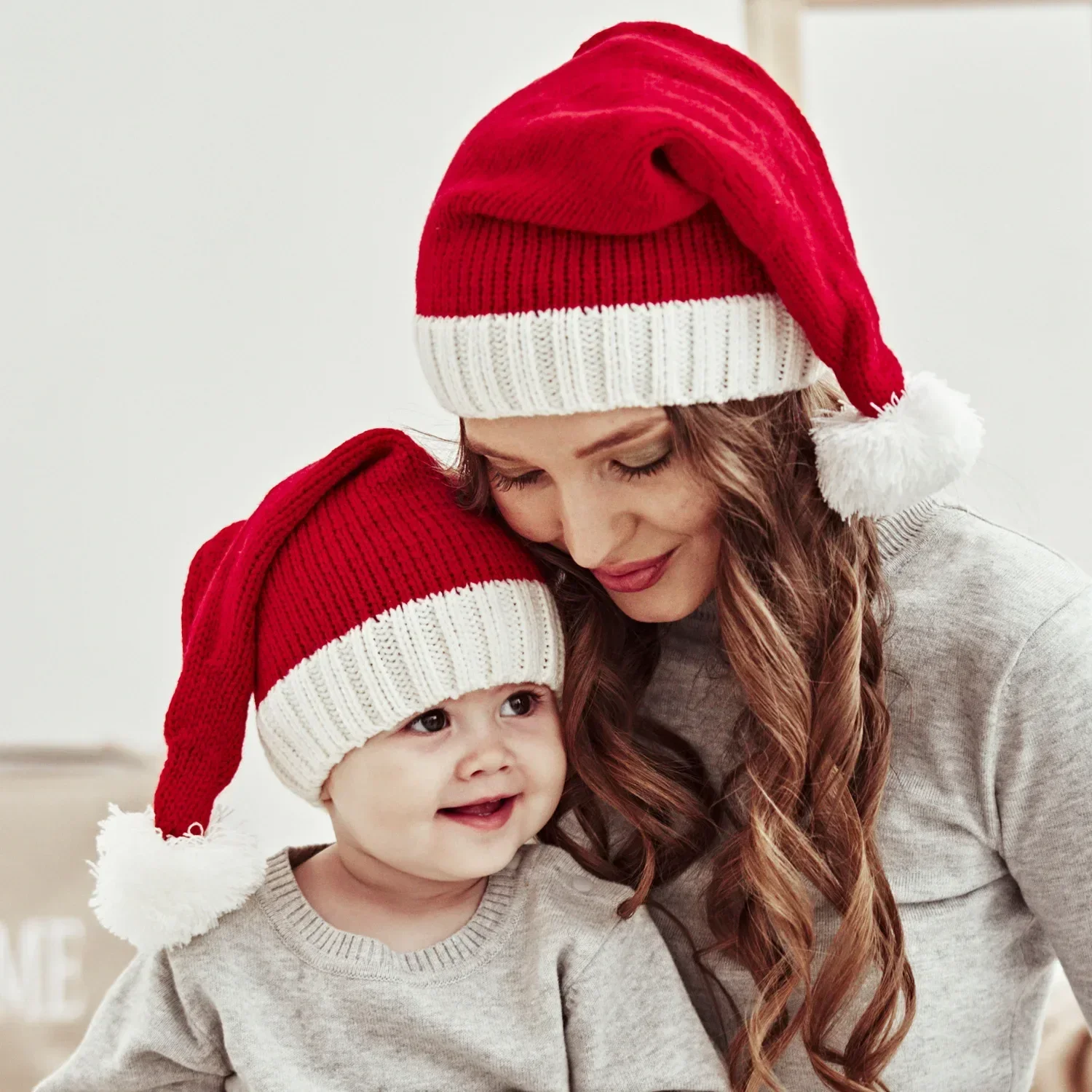 

Cute Pom Pom Christmas Knitted Hat Soft Beanie Santa Claus Cap for Adults And Kids New Year Party Gift Ideal for Navidad Noel