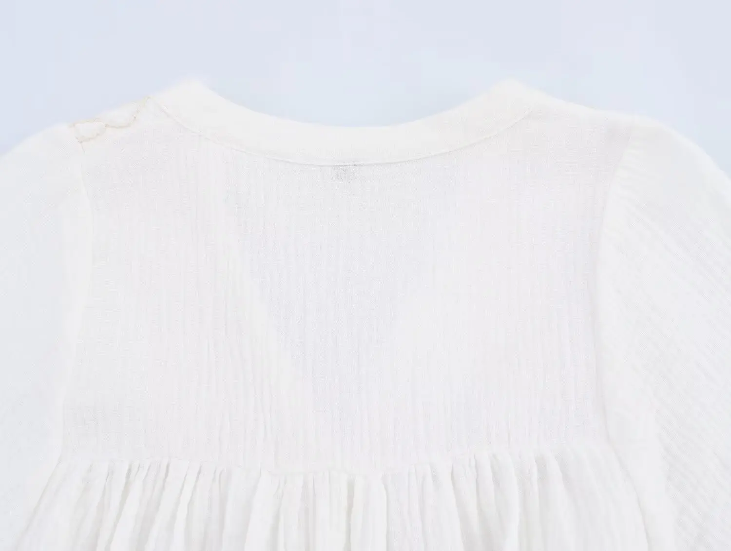 Camisa bordada holgada  para mujer, cuello en V, manga larga, botonadura sencilla, color liso, blusa de viaje para primavera y verano, nueva blusa elegante para mujer