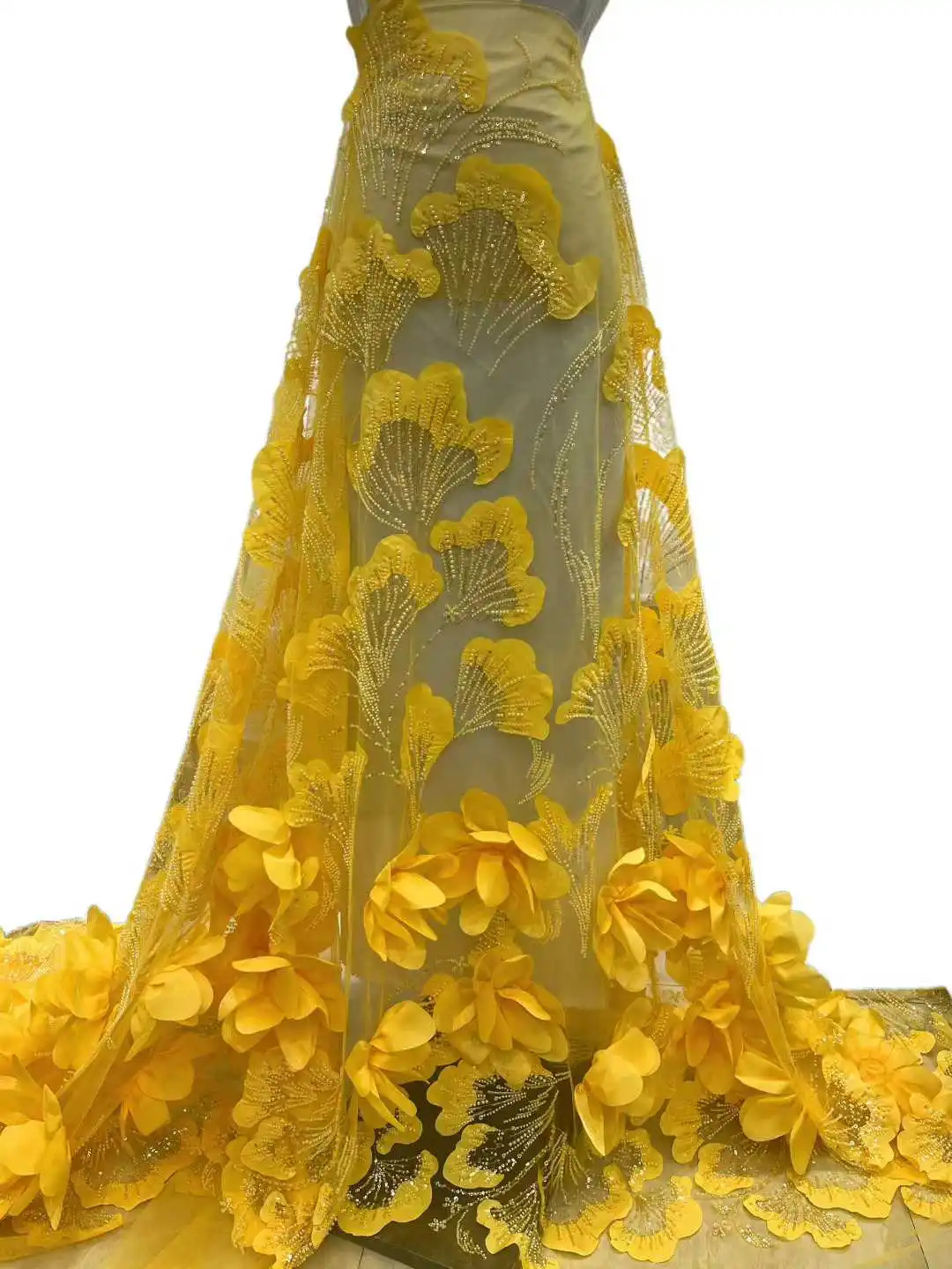 

3D Flower Sequins Lace Fabric Luxury French African Embroidery Beaded Tulle Lace Fabric for Dinner Wedding Clothing Material