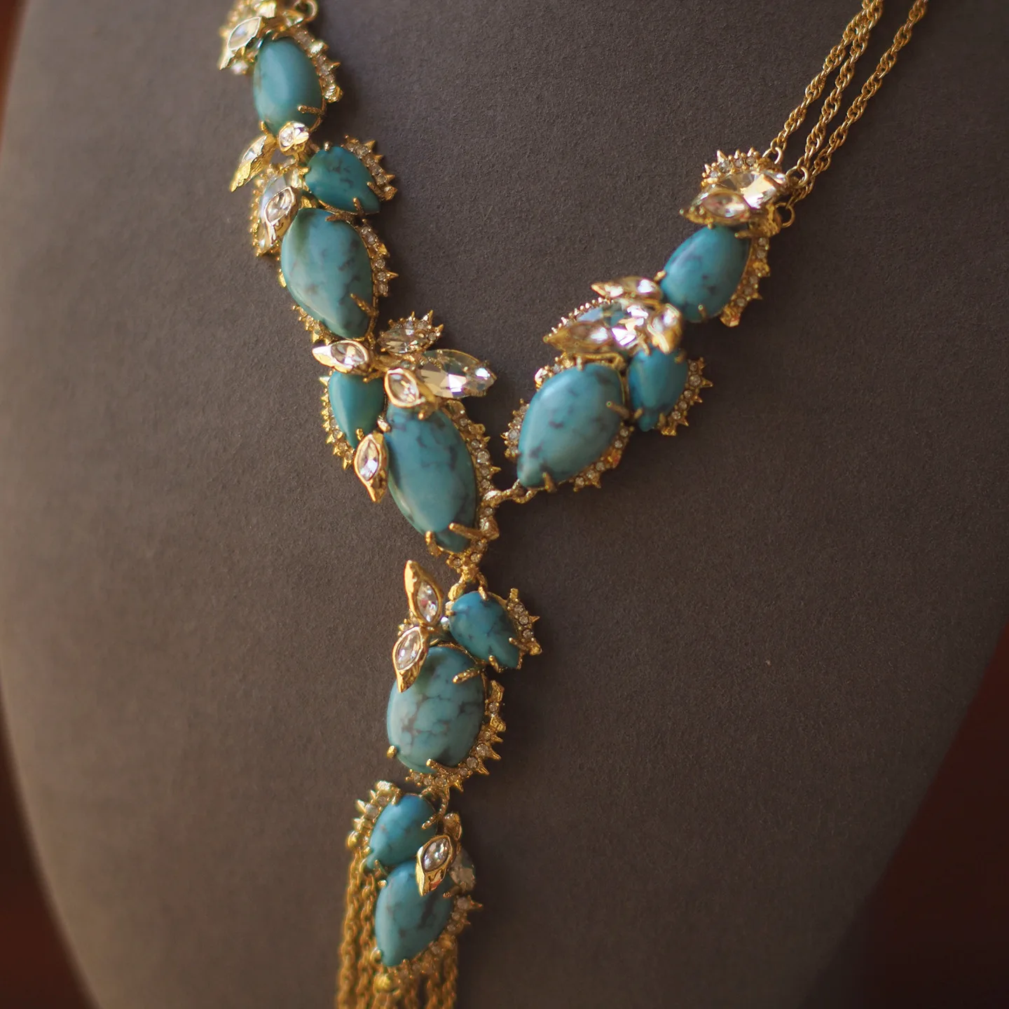 Alexis B الفيروز شرابة قلادة خمر 18K الذهب معبأ الدمعة الأحجار الكريمة الخضراء متعددة الطبقات سترة طويلة حبل سلسلة مجوهرات