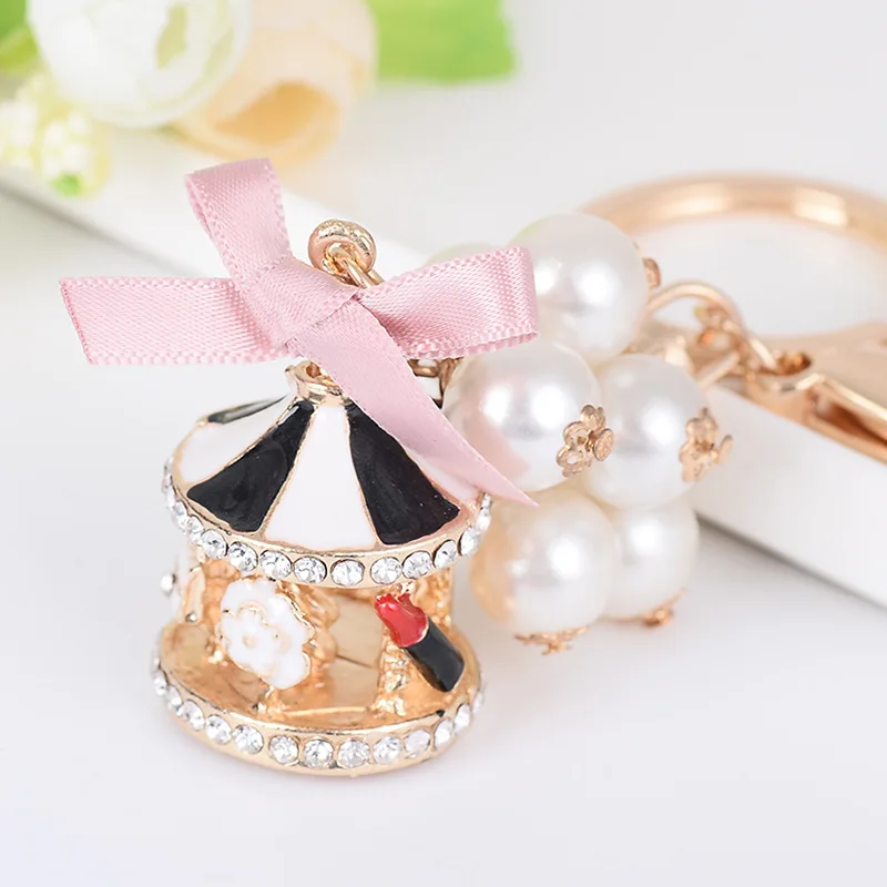 Carousel Imitation Pearls Key Chains Female String Bag Charms Pendant Exquisite Small Gift Vintage Jewelry Wholesale